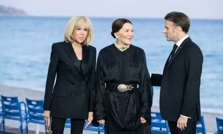 La princesse Lalahsnaa participe à un dîner officiel offert par le président français en marge de la conférence des Nations unies sur les océans. 1 الأميرة للا حسناء