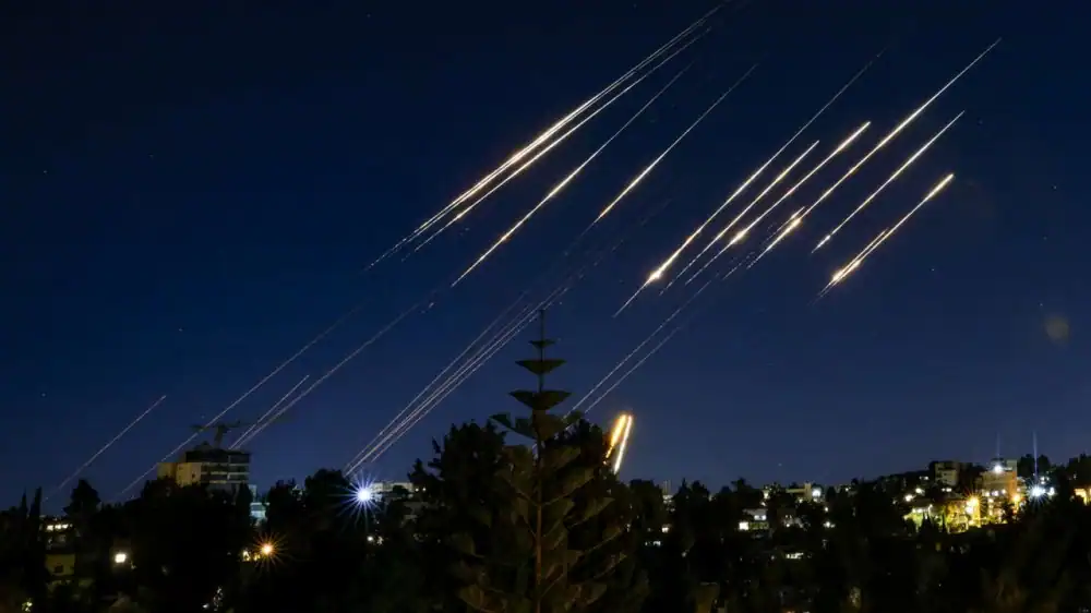 Iran et Israël : L'Iran et Israël entrent dans leur cinquième jour de bombardements dans le cadre d'une escalade sans précédent 1 إيران وإسرائيل