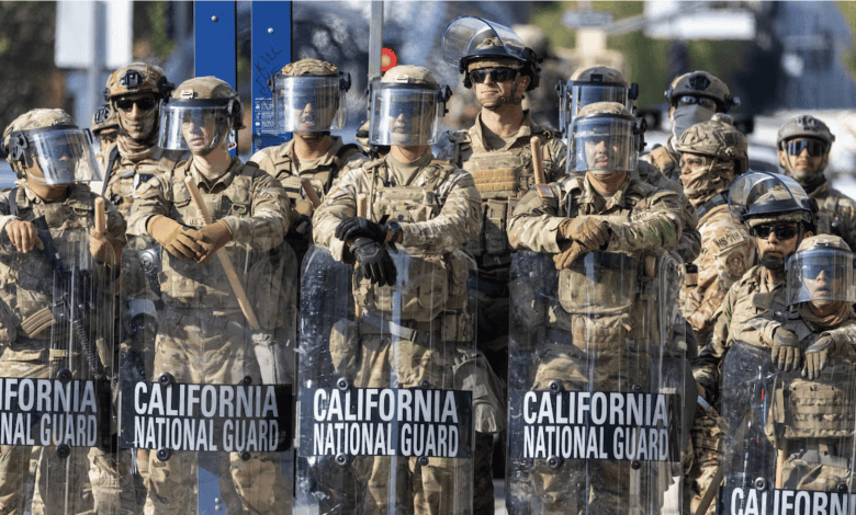 Trump déploie des milliers de soldats à Los Angeles dans le cadre des manifestations contre les expulsions de migrants 1 احتجاجات ضد ترحيل المهاجرين