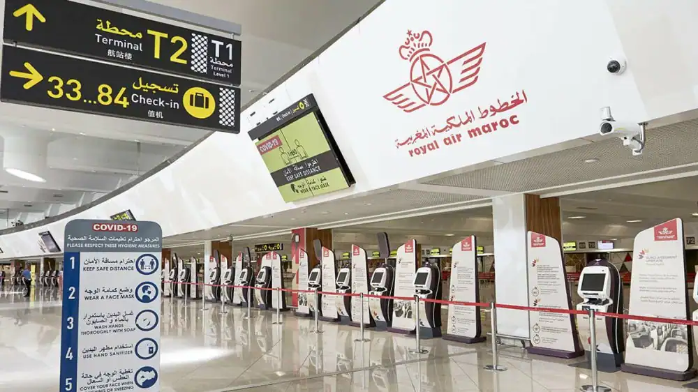 الخطوط الملكية المغربية والبنك البريدي يطلقان خدمة رقمية مبتكرة بمطار الدار البيضاء
