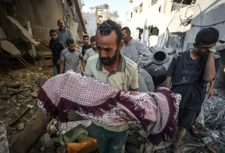 إبادة جماعية مستمرة في غزة: إسرائيل تُصر على سياسة التجويع وتصفية الباحثين عن النجدة