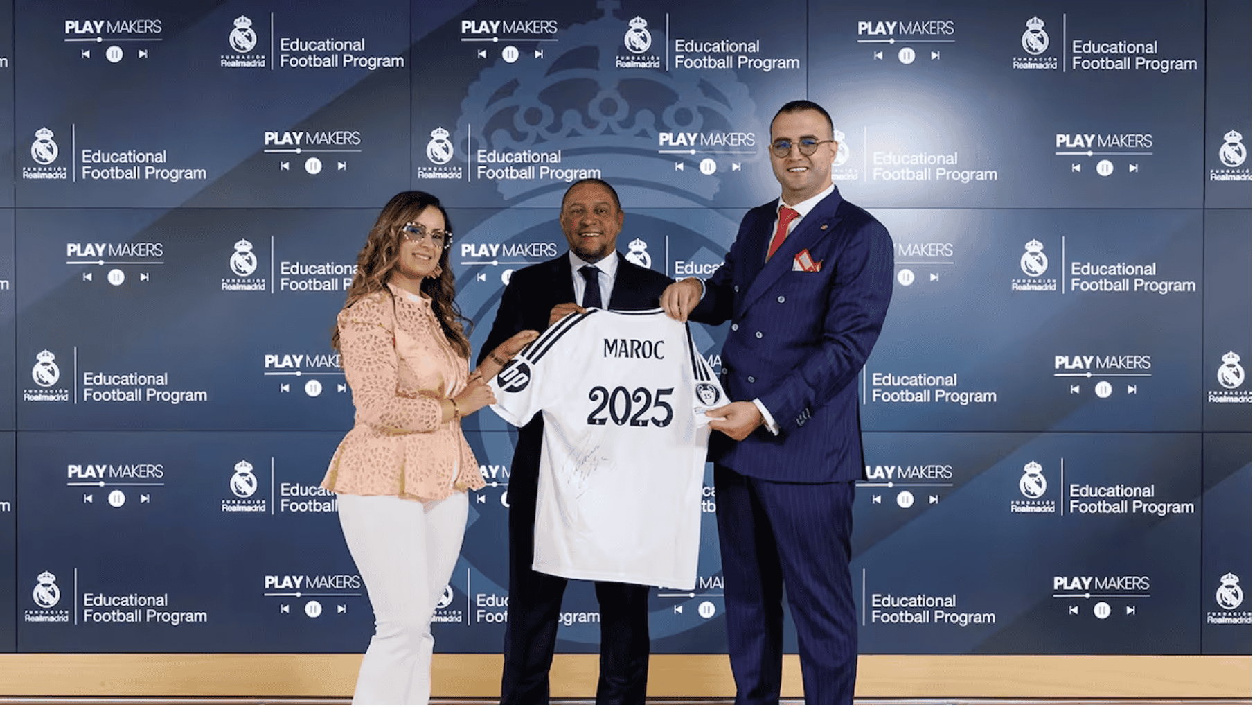ريال مدريد يطلق برنامجاً تعليمياً كروياً في الرباط