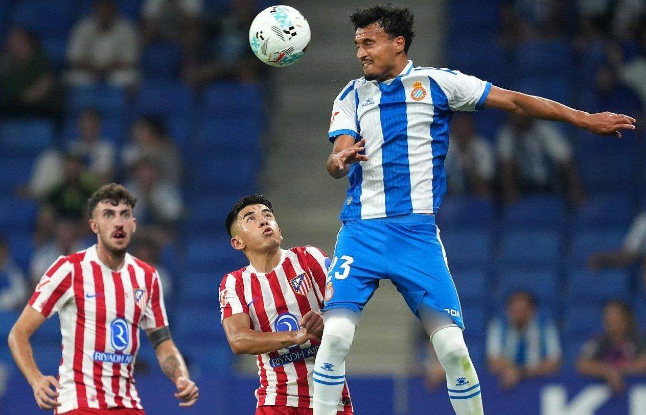 L'Espanyol fait un coup d'éclat en battant l'Atlético de Madrid au premier tour 1 إسبانيول يحقق مفاجأة ويهزم أتلتيكو مدريد في الجولة الافتتاحية