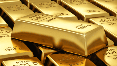 الذهب يرتفع مع تراجع الدولار وتزايد التوقعات بخفض الفائدة الأمريكية