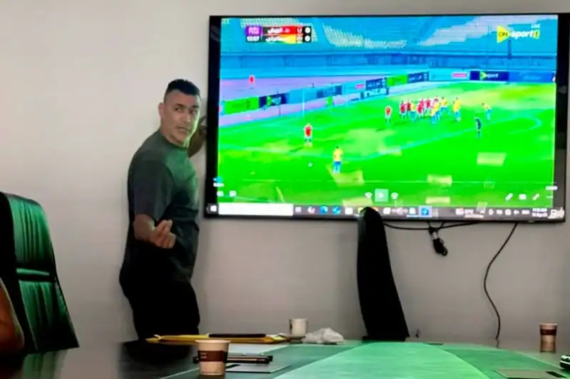الحضري يتوقع نهائيًا دراميًا: المغرب يواجه مصر في كأس أفريقيا!