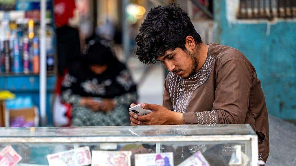 أفغانستان تنفصل تمامًا عن العالم الرقمي