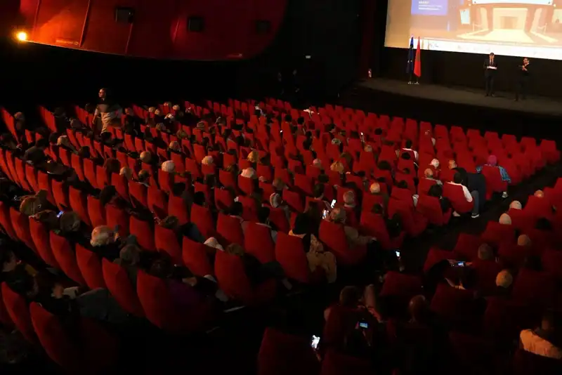 Les cinémas marocains accueillent des films internationaux passionnants dans le cadre d'une saison cinématographique brûlante ! 1 قاعات مغربية تستقبل أفلام عالمية مثيرة في موسم سينمائي حار!