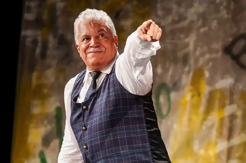 Un nouveau film marocain réunit des géants de la comédie et aborde des questions sociales 1 فيلم مغربي جديد يجمع عمالقة الكوميديا ويعالج قضايا المجتمع