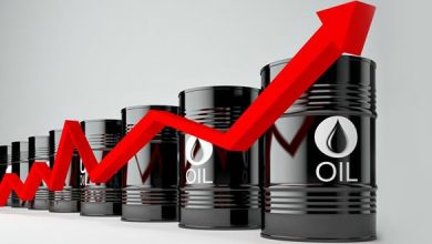 انخفاض أسعار النفط مع توقعات بوجود فائض في المعروض
