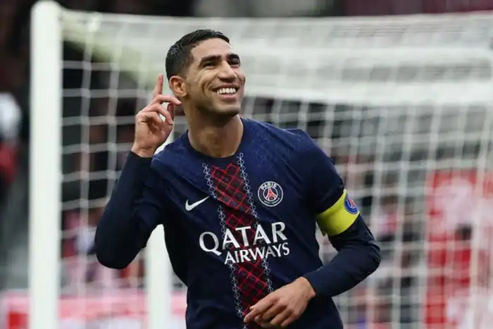 Achraf Hakimi remporte le prix du Joueur africain de l'année 2025 1 أشرف حكيمي يفوز بجائزة أفضل لاعب في إفريقيا لسنة 2025