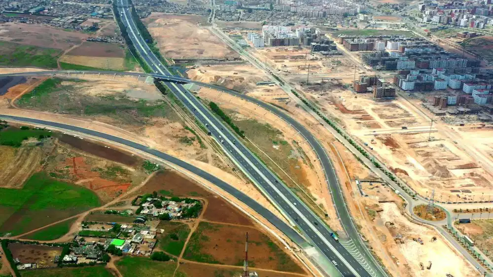 La nouvelle autoroute Tit Mellil-Brachid : Une artère stratégique qui débloque le goulot d'étranglement de Casablanca 1 الطريق السيار الجديد تيط مليل–برشيد: شريان استراتيجي يفكّ الخناق عن الدار البيضاء