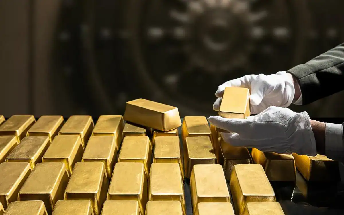 الذهب يحقق رقما قياسيا جديدا بتجاوزه 4500 دولار للأونصة