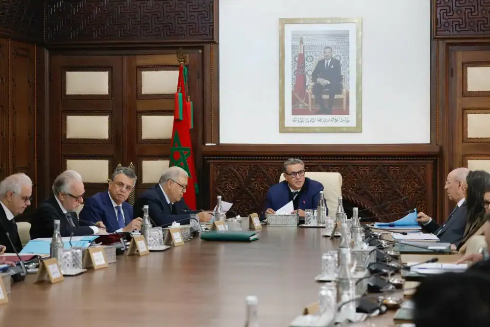 المساعدة الاجتماعية: الحكومة تحدد إعانة استثنائية للأيتام والأطفال المهجورين بـ500 درهم شهريًا