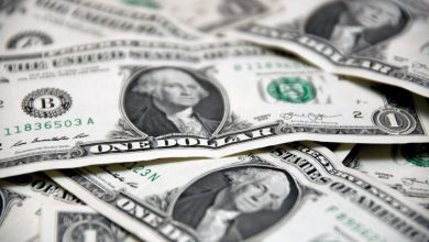 الدولار يرتفع أمام الأورو والفرنك السويسري مع انتظار خطاب ترامب في دافوس