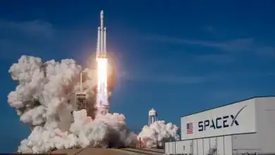 سبيس إكس تسعى لإطلاق أقمار صناعية لتشغيل مراكز بيانات الذكاء الاصطناعي بالطاقة الشمسية