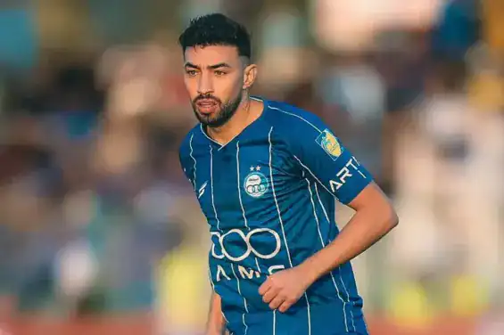منير الحدادي يغادر إيران برًا عبر تركيا وسط توتر إقليمي متصاعد