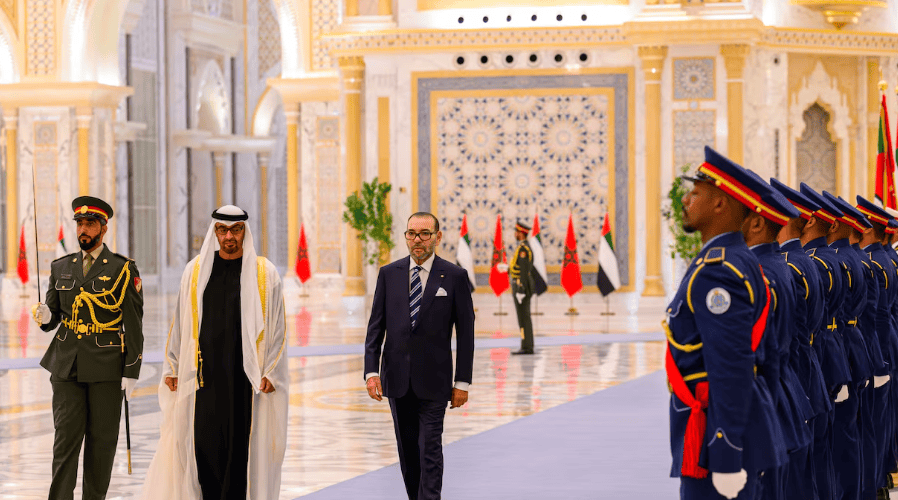 الملك محمد السادس يجري مباحثات هاتفية مع رئيس دولة الإمارات