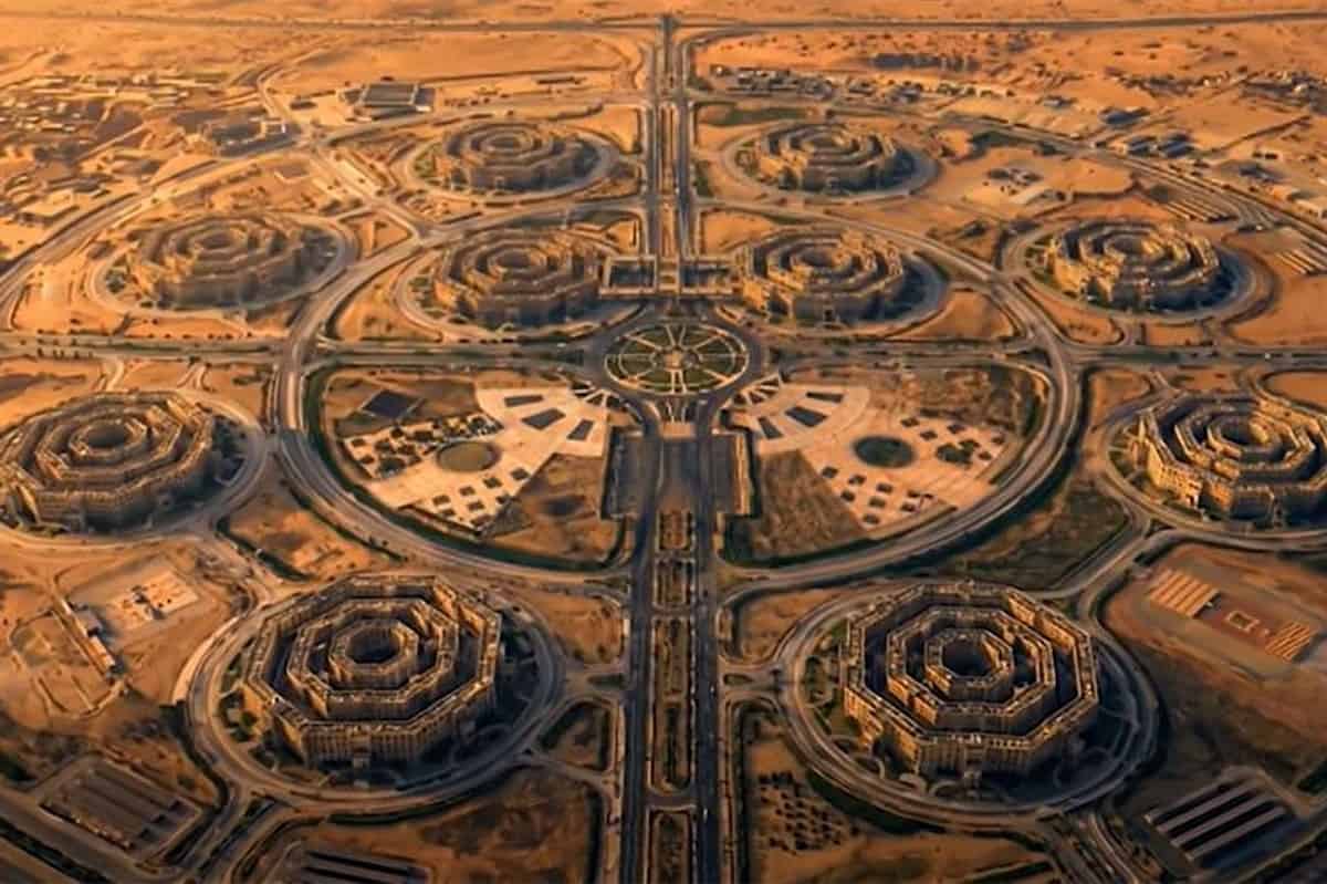 مصر تفتح “الأوكتاغون”.. مقر عسكري عملاق يتجاوز البنتاغون حجماً