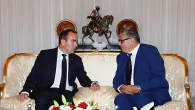 رئيس وزراء فرنسا يصل إلى الرباط.. قمة مغربية فرنسية رفيعة بقيادة أخنوش ولوكورنو
