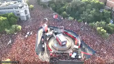 Madrid déborde de joie pour ses champions du monde… Un million de supporters accueillent l'Espagne après son triomphe en Coupe du monde 3 مدريد تنفجر فرحاً بأبطال العالم.. مليون مشجع يستقبلون إسبانيا بعد المجد المونديالي