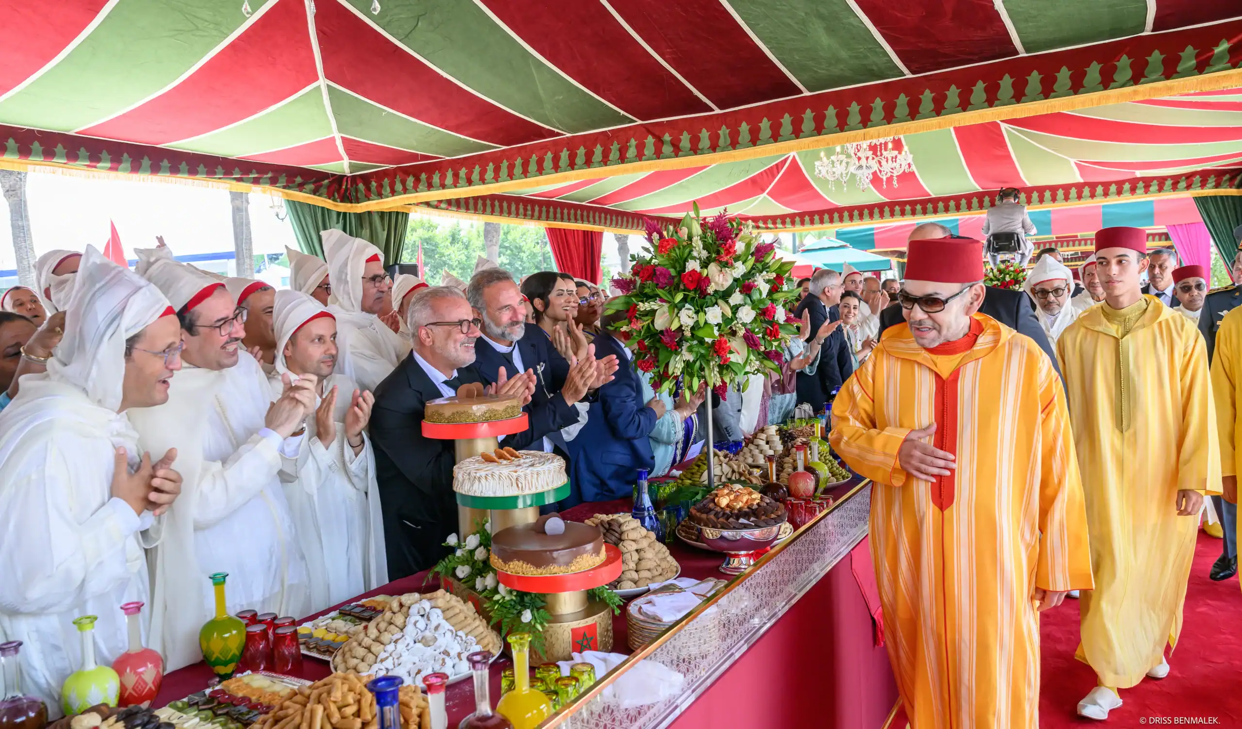 Une cérémonie royale prestigieuse dans le détroit… Sa Majesté le Roi préside la réception organisée à l'occasion de la fête du Trône en présence de personnalités de premier plan 1 حفل ملكي بارز بالمضيق.. جلالة الملك يترأس استقبال عيد العرش بحضور شخصيات كبرى