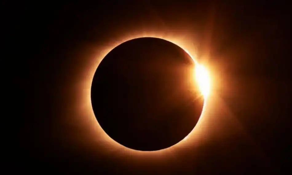 Le ciel marocain s'apprête à offrir un spectacle rare… Une immense éclipse partielle de Soleil le 12 août 2026 1 سماء المغرب تستعد لعرض نادر.. كسوف جزئي ضخم للشمس في 12 غشت 2026