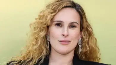 رومر ويليس تكشف نتيجة فحص وراثي بعد مرض والدها بروس ويليس