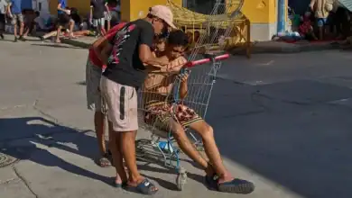 سبتة تتمسك بإعادة القاصرين إلى المغرب رغم خطة نقل 500 منهم إلى إسبانيا