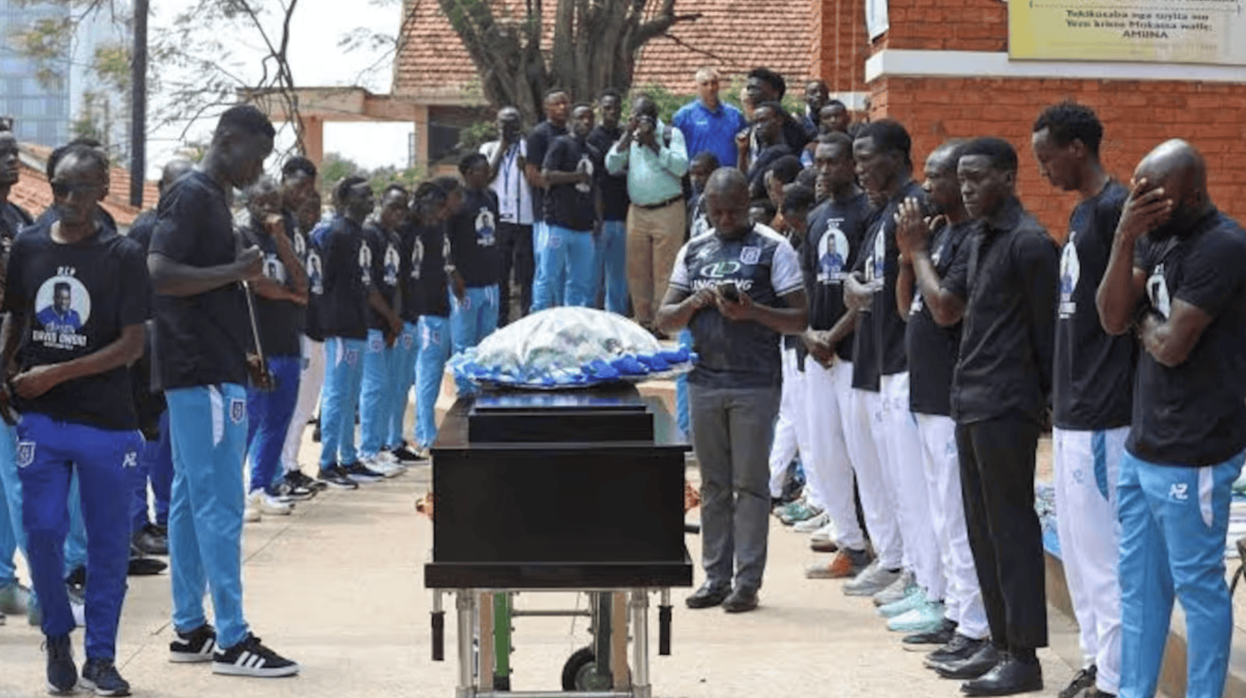 أوغندا تودع قائد SC Villa بالدموع.. نجم واعد قُتل قبل أن يصل إلى عيد ميلاد ابنه