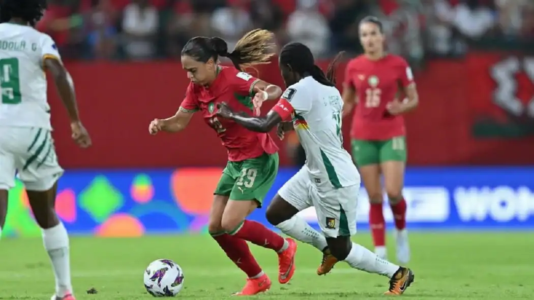 ضربة جزاء ضائعة وركلات قاسية.. لبؤات الأطلس يسقطن أمام الكاميرون ويواجهن الجزائر على البرونز