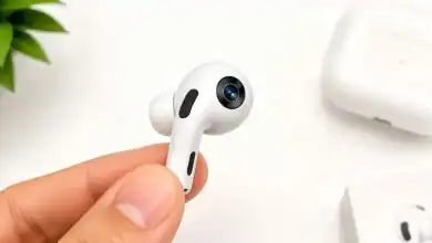 آبل تؤخر طرح سماعات AirPods المزودة بالكاميرات حتى 2027