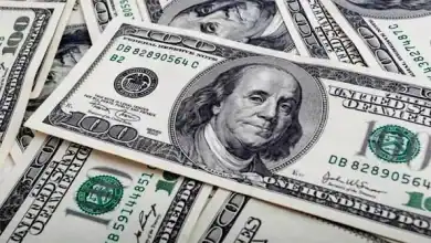 الدولار يقترب من أعلى مستوى في شهرين بدعم رهانات الفائدة