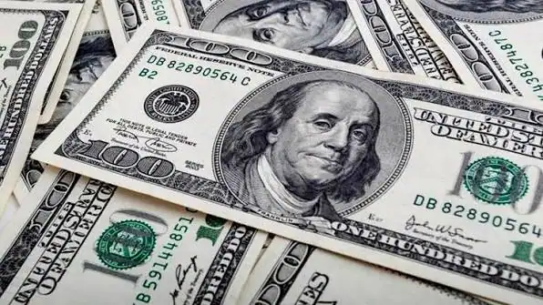 الدولار يقترب من أعلى مستوى في شهرين بدعم رهانات الفائدة