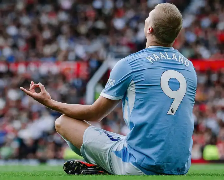 هالاند يحسم ديربي مانشستر لسيتي رغم الطرد المبكر