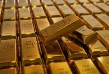 الذهب يواصل الصعود مستفيدا من تراجع عوائد السندات الأمريكية