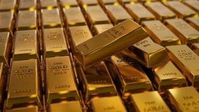 الذهب يواصل الصعود مستفيدا من تراجع عوائد السندات الأمريكية