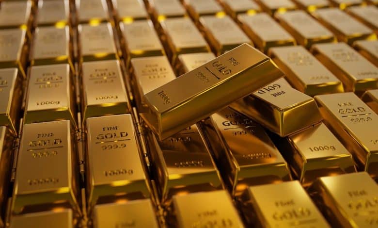 الذهب يواصل الصعود مستفيدا من تراجع عوائد السندات الأمريكية