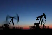 برنت يهبط إلى 105.51 دولار مع متابعة تطورات الشرق الأوسط