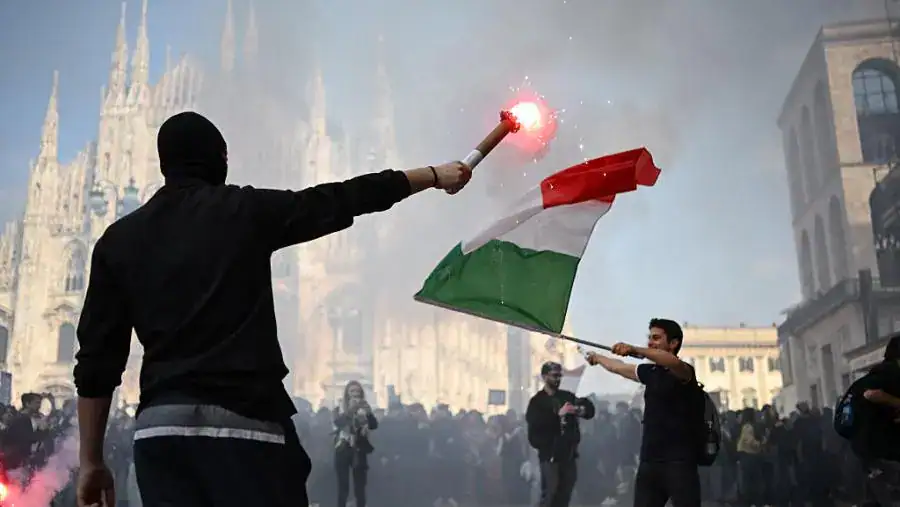 Affrontements à Milan lors de manifestations contre la hausse du coût de la vie