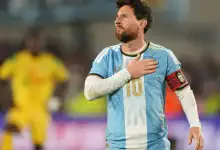 Ronaldo rend hommage à la carrière de Messi après l'annonce de sa retraite internationale