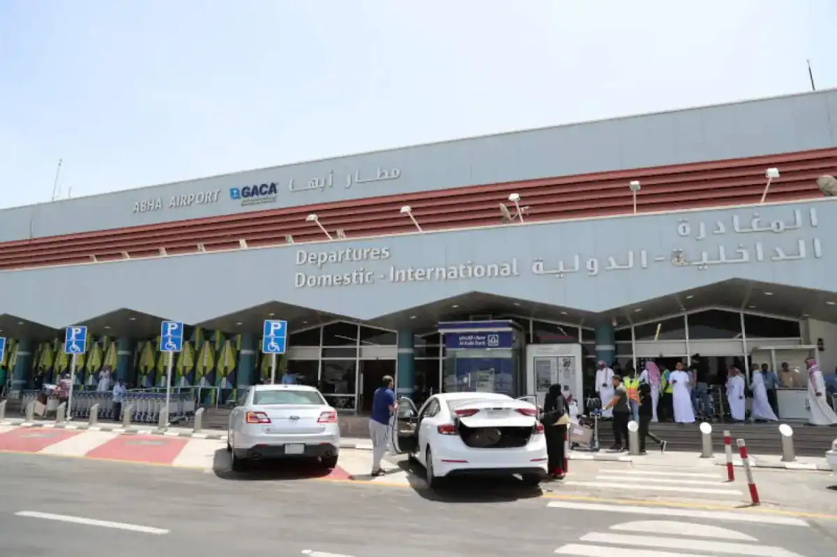 Trois personnes ont été tuées lors de deux attaques contre les aéroports d'Abha et de Riyad