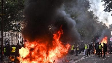La France interdit les manifestations dans les grandes villes et restreint le parcours de la manifestation à Paris 2 Des agents de la police française lors d'un dispositif de sécurité renforcé avant les manifestations de samedi à Paris