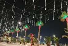 Les rues de Laâyoune sont décorées de drapeaux nationaux en prévision de la célébration de la fête de l'Unité et de la Marche