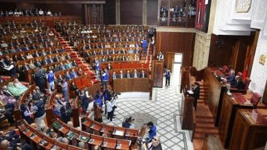 Des députés de la Chambre des représentants marocaine lors d'un débat sur la question de Ceuta, Melilla et l'unité
