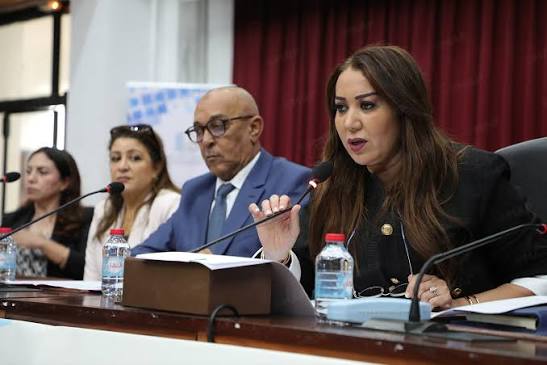 نبيلة الرميلي عمدة الدار البيضاء خلال أشغال جلسة المجلس الجماعي