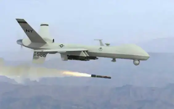 Un drone des Forces armées royales cible un véhicule du Polisario à l'est de la barrière de sécurité ضربة بطائرة بدون طيار