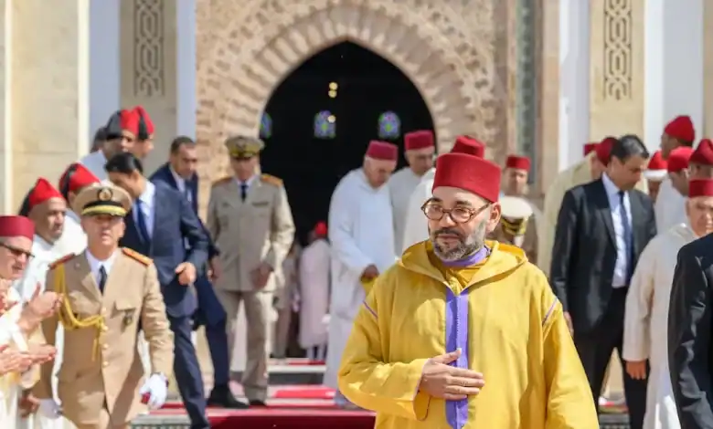 Le roi Mohammed VI accomplit la prière de l'Aïd al-Adha à la mosquée Hassan II à Tétouan 1 الملك محمد السادس