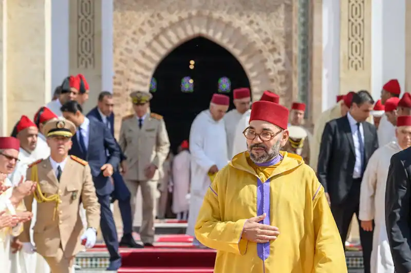 Le roi Mohammed VI accomplit la prière de l'Aïd al-Adha à la mosquée Hassan II à Tétouan 1 الملك محمد السادس