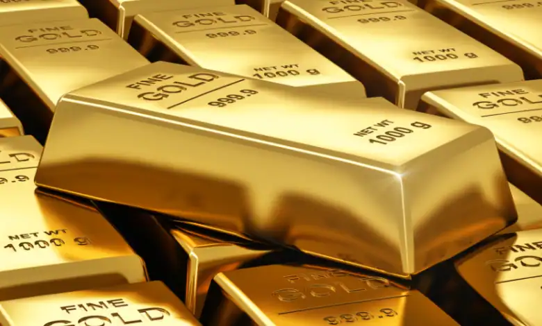 Le prix de l'or augmente alors que le dollar américain s'effondre أسعار الذهب ترتفع في ظل تراجع الدولار الأمريكي
