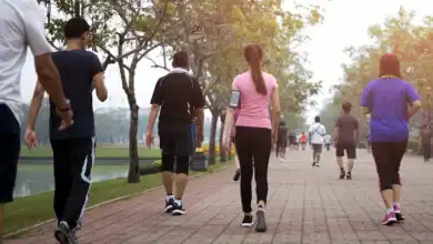 دراسة: المشي 7.000 خطوة يومياً يقلل من مخاطر الأمراض المزمنة والوفاة المبكرة